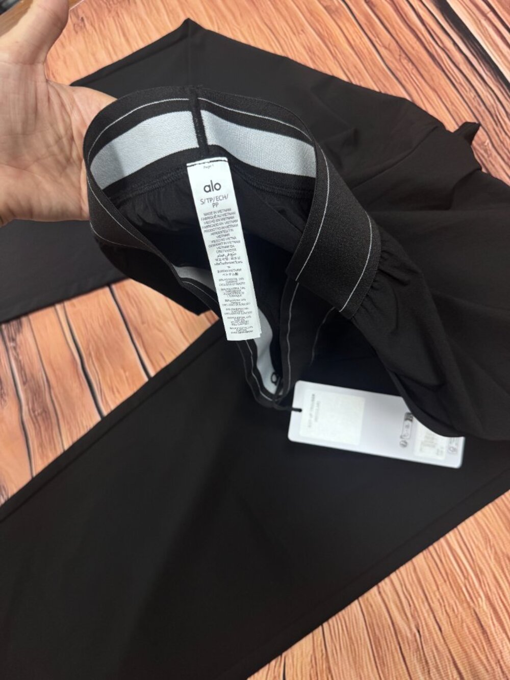 NWT Black ALO Yoga💟 Relaxed Straight Leg Suit Up Trouser  (Regular 30") - Picture 4 of 7